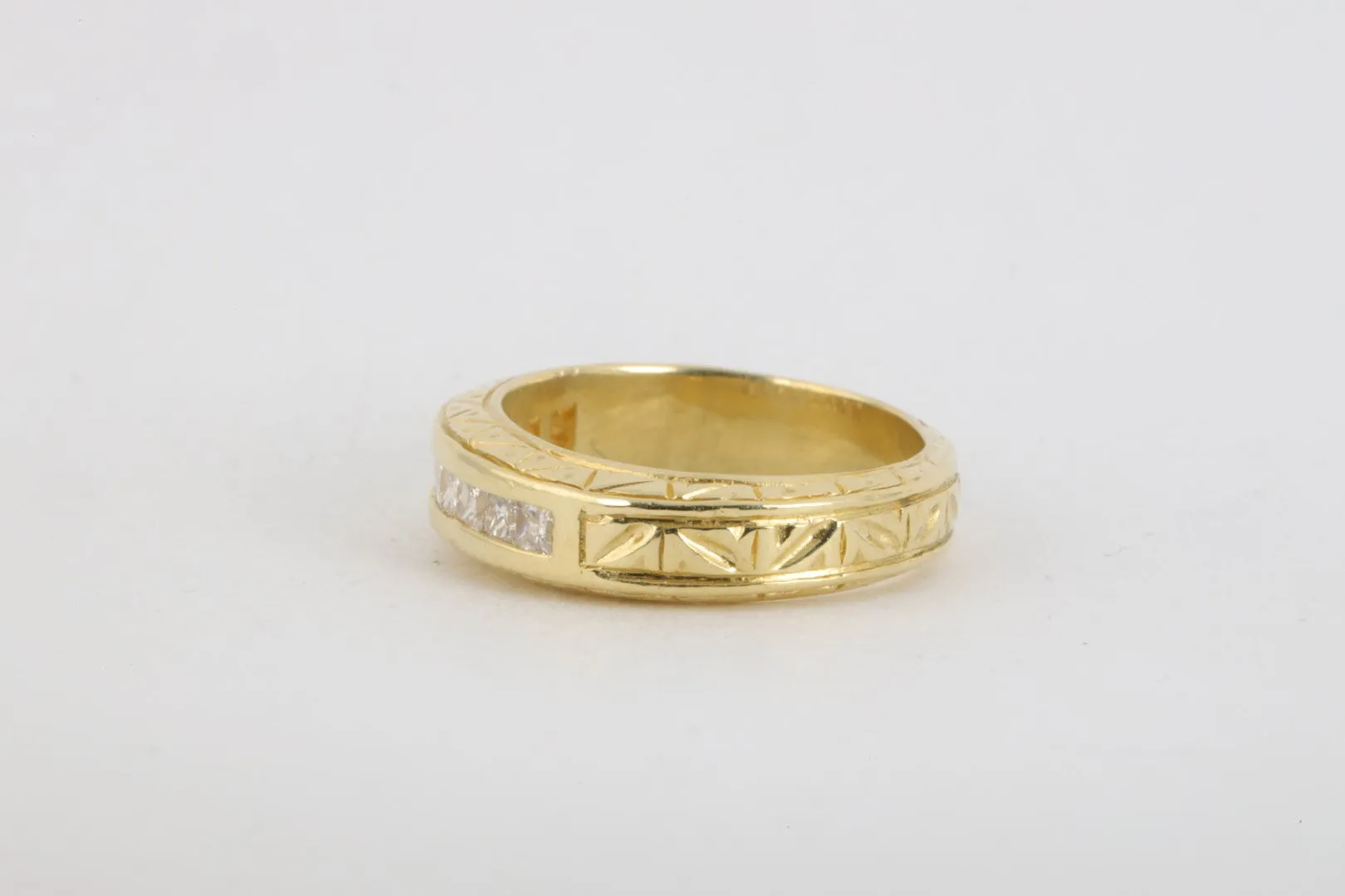 18k Yellow Gold 1.00tcw Diamond Ring Size 4.75 (6.34g.)