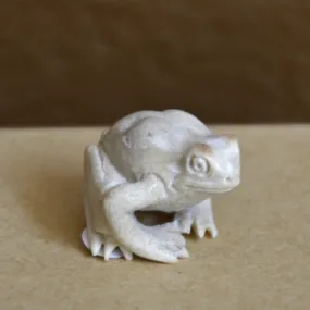 Toad of Good Fortune, toad carving