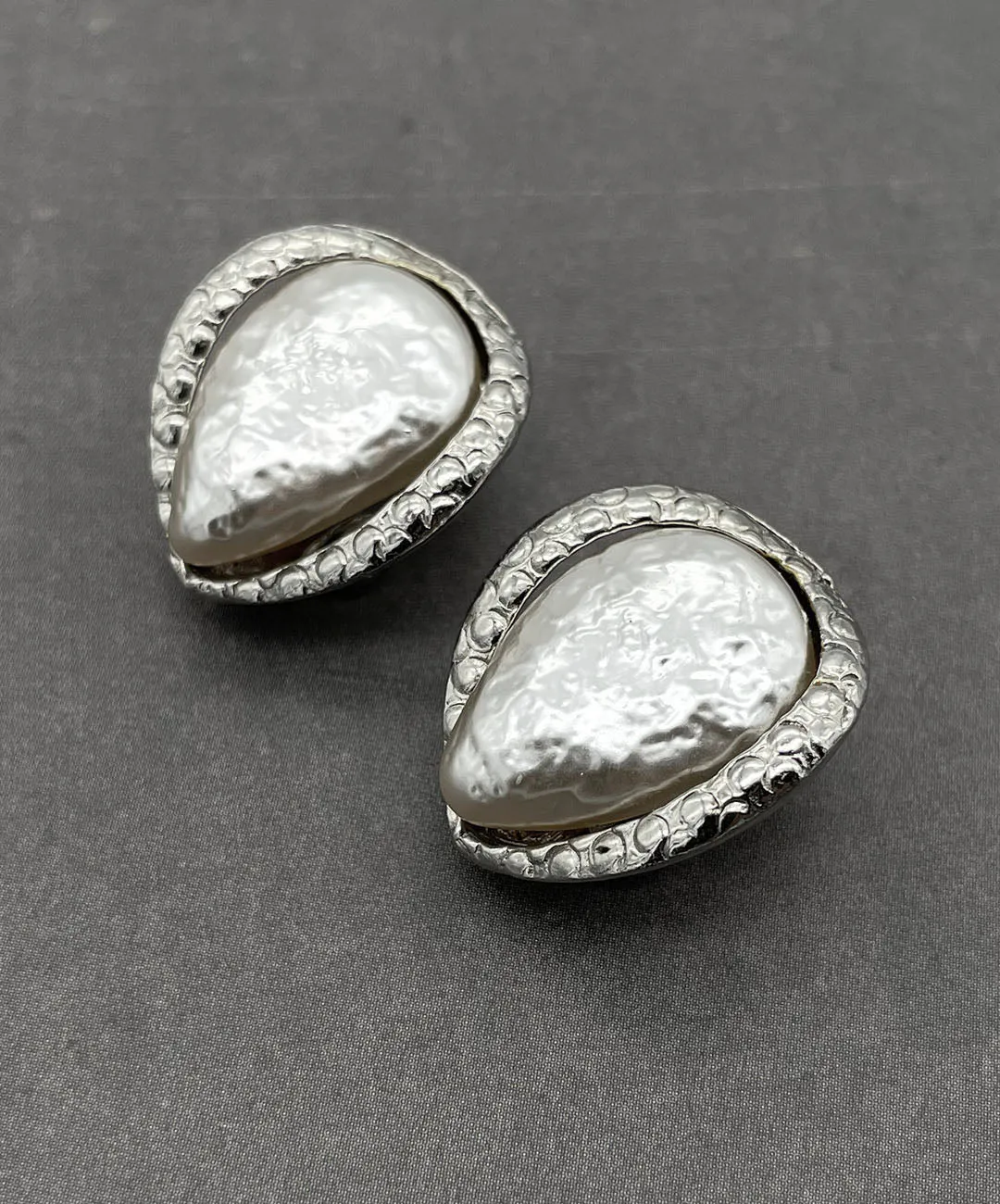 【フランス輸入】ヴィンテージ SPHINX ティアドロップ パール イヤリング/Vintage SPHINX Teardrop Pearl Clip On Earrings