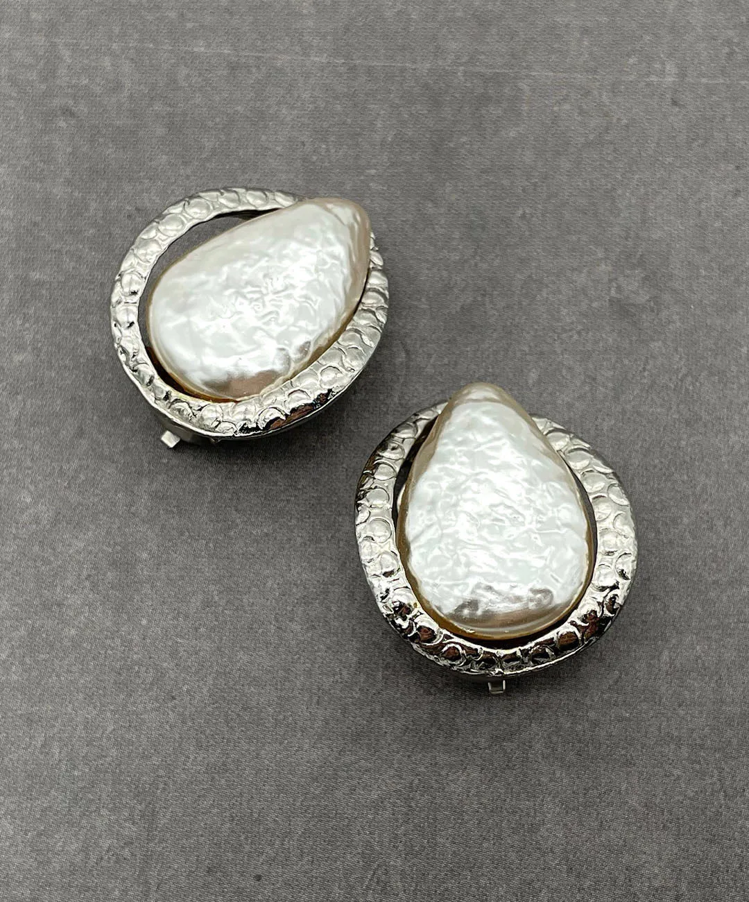 【フランス輸入】ヴィンテージ SPHINX ティアドロップ パール イヤリング/Vintage SPHINX Teardrop Pearl Clip On Earrings