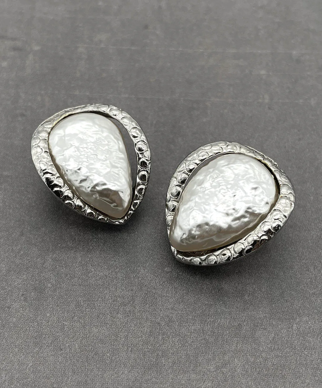 【フランス輸入】ヴィンテージ SPHINX ティアドロップ パール イヤリング/Vintage SPHINX Teardrop Pearl Clip On Earrings